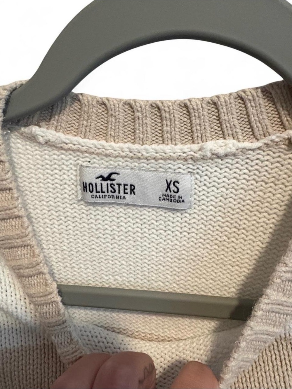 Hollister Women's Crewneck Sweater in Cream and Beige Stripes - Picture 2 of 3